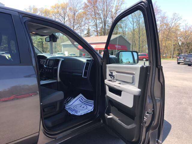 2015 RAM Ram Pickup 1500 4x4 SLT 4dr Crew Cab 5.5 ft. SB Pickup